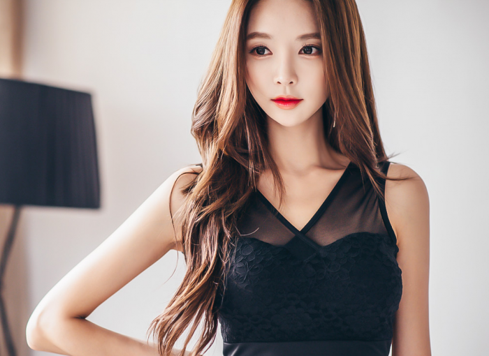 Ngắm người đẹp Park SooYeon khoe sắc trong 4 bộ váy đầy mê hoặc