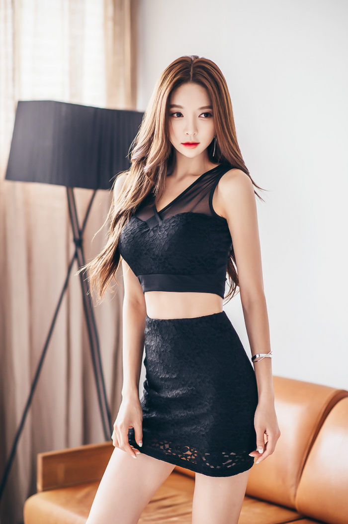 Ngắm người đẹp Park SooYeon khoe sắc trong 4 bộ váy đầy mê hoặc
