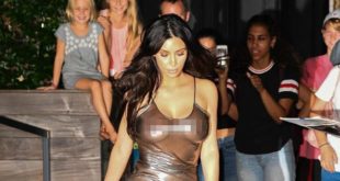 Kim Kardashian thả rông ngực, lộ rõ vòng một