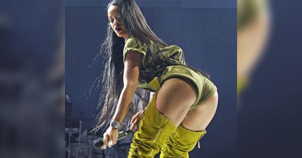 Rihanna khoe mông sexy