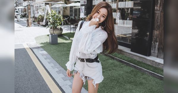 người mẫu hàn quốc Ji Nu sexy với quần shorts